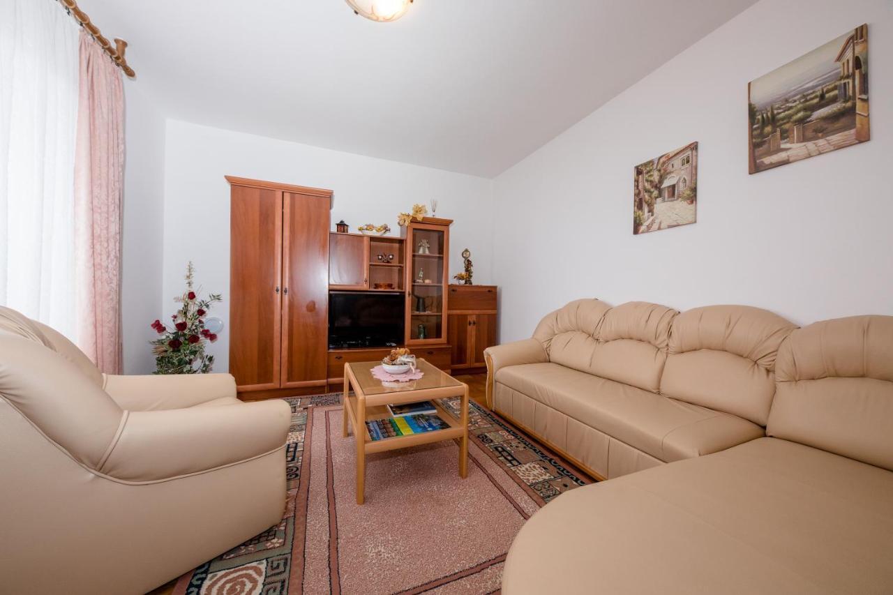 Apartments Scerbe 3103 Mundanije Ngoại thất bức ảnh