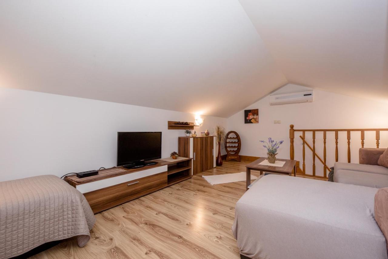 Apartments Scerbe 3103 Mundanije Ngoại thất bức ảnh